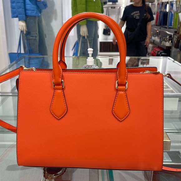 MICHAEL KORS
Sheila Md CZ Faux Saffiano Leather CZ Satchel Crossbody
POPPY
NWT - Picture 6 of 16